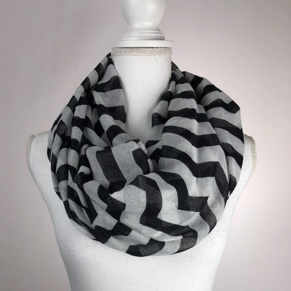 Black and White Chevron Infinity Shawl/ Scarf